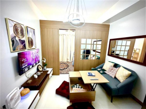 High Rise Condominium with Balcony, Pool, Gym, Skygarden, Grand lobby and Working Lounge 28F